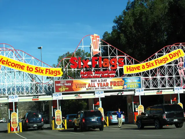 Six Flags informacion lista de parques