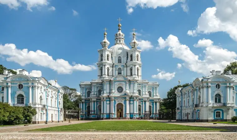 Catedral-Smolny-san-petersburgo-rusia