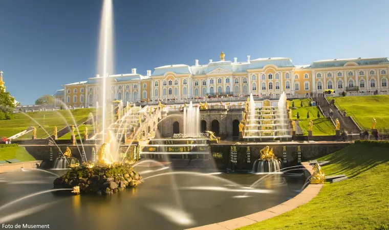 Palacio-de-Peterhof-san-petersburgo-Rusia